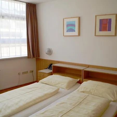 Hotel Allyouneed
